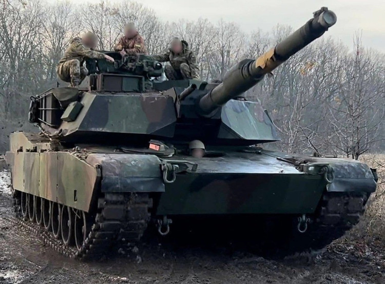 The AFU deployed 12 elite brigades to defend Pokrovsk, each with between 2,000 and 4,400 troops and equipped with around 30 tanks, including NATO and Soviet-made tanks, but more or less modernized by Ukraine, such as T-64s, T-72s and T-80s; plus around 120 wheeled armored personnel carriers and tracked infantry fighting vehicles. In total, there were around 360 tanks and nearly 1,500 armored vehicles. 3.jpg