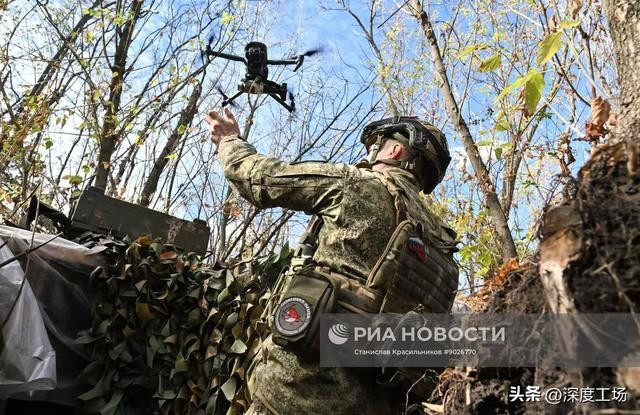 A Szvjato-Pokrovszke térségben fokozott intenzitású harci műveletek folytak, a Királyi Légierő dél és északkelet felől indított támadásokat a központ ellen. De az AFU súlyos problémái ezzel nem értek véget. A Királyi Légierő 3. hadserege Platonivka felől vizsgálta Szeverszk megközelítését. 13-8743.jpg