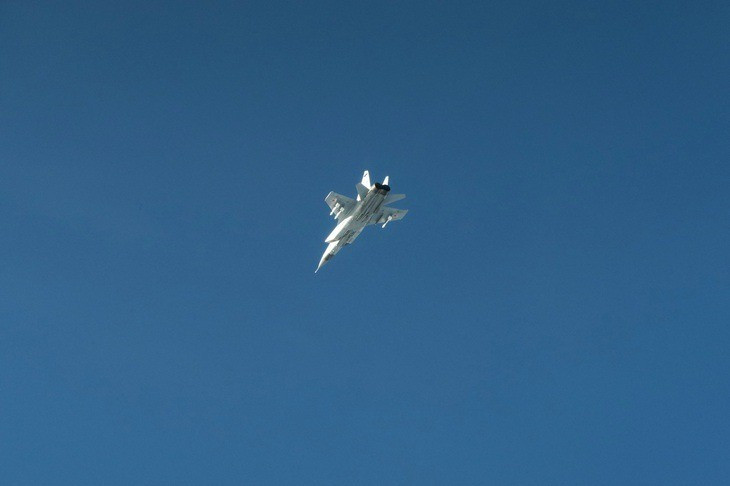 Selon l'agence de presse française AFP, l'Estonie a annoncé le 19 septembre que trois avions de combat russes MiG-31 avaient violé son espace aérien au-dessus du golfe de Finlande, une action que l'Organisation du traité de l'Atlantique Nord (OTAN) et l'Union européenne (UE) ont accusée d'être une « provocation dangereuse ». 1-1295.jpg