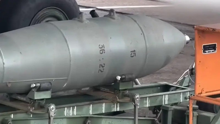 Além das bombas KAB, as Forças Armadas Russas (RFAF) também utilizaram mais de seis mil UAVs FPV em ataques. No total, nas últimas 24 horas, foram registrados 128 confrontos na linha de frente e quase cinco mil ataques contra unidades das Forças Armadas da Ucrânia (AFU) e outros alvos, dos quais 117 foram realizados com sistemas de lançamento múltiplo de foguetes (MLRS). 1.jpg