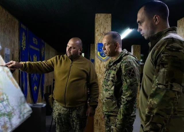 Podle hnutí Deep State je jedním z problémů v tomto regionu to, že „informace nejsou vždy spolehlivé, zejména pokud jde o sousední síly“. Toto je vysoce sebekritické tvrzení, které naznačuje, že RFAF stále více rozšiřuje obranu AFU v různých oblastech, zatímco generální štáb AFU jednoduše nedokáže s těmito novými mezerami držet krok. 6.jpg