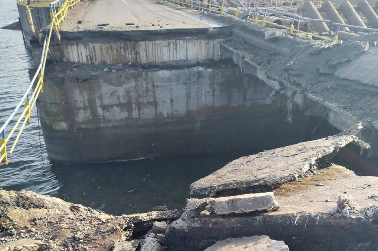 Menurut Military Review, tentara Rusia menyerang bendungan waduk Pechenezhskoye di wilayah Kharkiv. Media Ukraina melaporkan bahwa satu atau dua bom luncur berpemandu UMPK mengenai sasarannya. Pihak berwenang di desa Pechenezh mengkonfirmasi serangan tersebut. 14.jpg