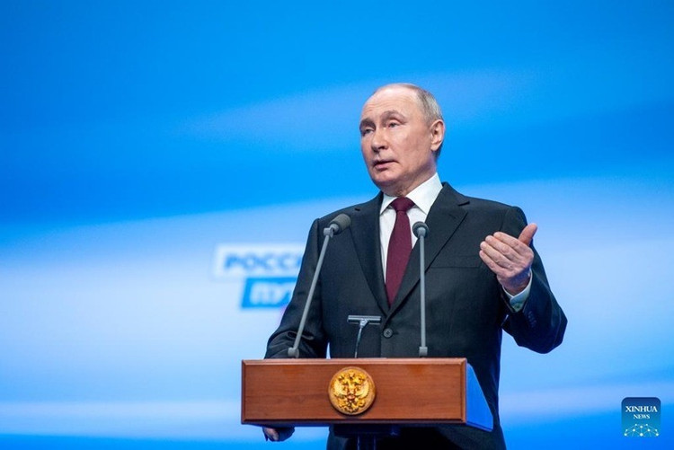 Кремль предупредил, что переброска «Томагавков» на Украину приведёт к эскалации конфликта. Недавно президент России Владимир Путин подчеркнул, что если Вашингтон отправит «Томагавки» в Киев, это ознаменует собой «новый этап эскалации» и может подорвать весь прогресс, достигнутый в последнее время в российско-американских отношениях. 12-2000.jpg