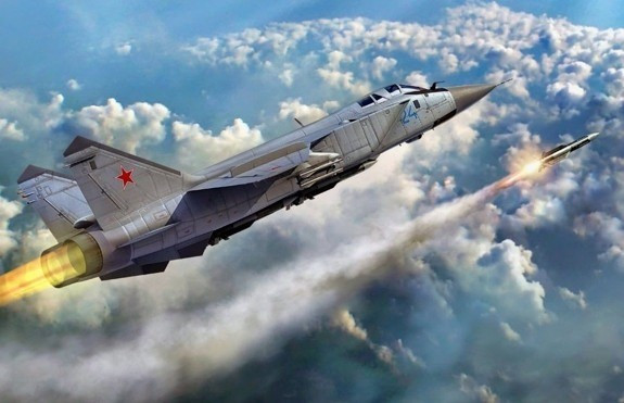 Le véritable atout du chasseur MiG-31 réside dans sa capacité de vol supersonique, grâce à son radar passif à balayage électronique de nouvelle génération et à ses missiles air-air R-37M. Il peut effectuer des interceptions à grande vitesse et des attaques directes. 16-4505.jpg