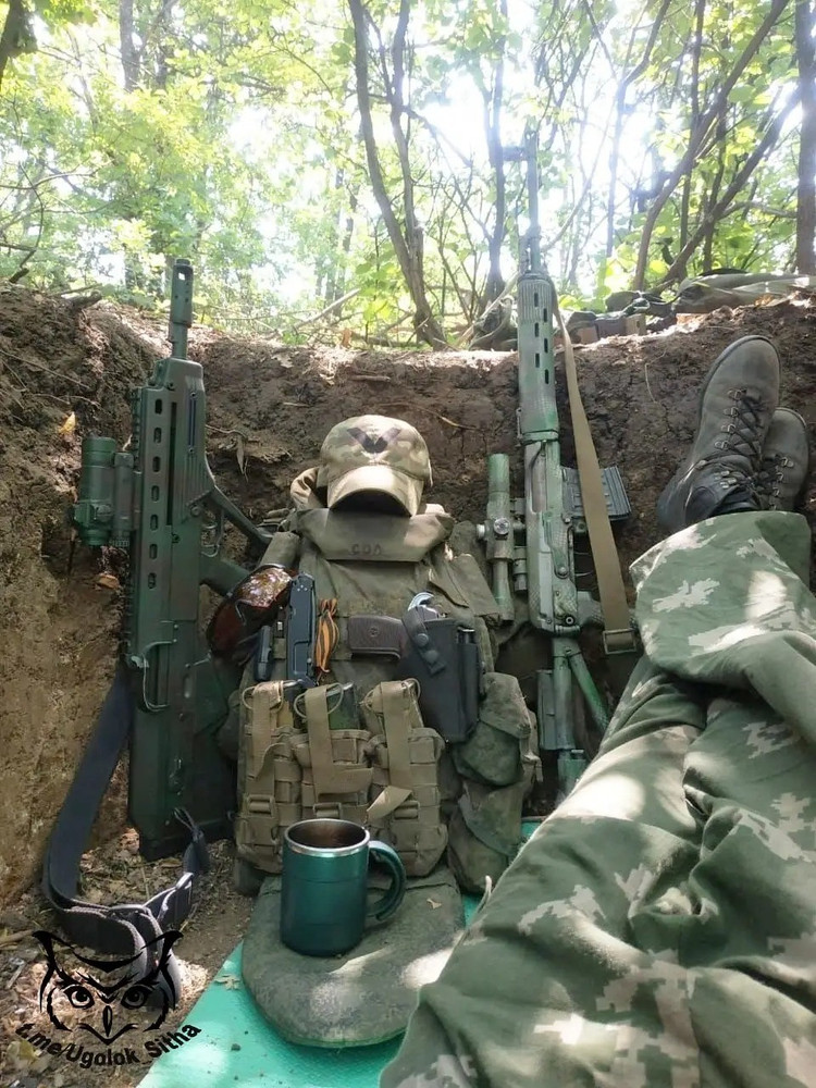 Nepřímým potvrzením výše uvedeného lze považovat téměř úplnou absenci pušek SVD na fotografiích a videích z Ruska a Ukrajiny. Pokud byly v prvním roce pušky SVD stále „sporadické“, později se objevily odstřelovací jednotky s těžkými ATGM a odstřelovacími puškami s dlouhým doletem. 12.jpg