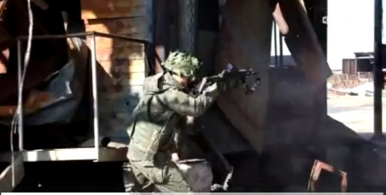 ຫຼັງຈາກການຊ້ອມຮົບ, ກອງພົນໃຫຍ່ທີ 94 ຂອງເກົາຫຼີເໜືອຍັງໄດ້ຮຽນຮູ້ບາງປະສົບການສູ້ຮົບ. ຫນ້າທໍາອິດ: ຮັກສາຄວາມສະຫງົບໃນລະຫວ່າງການສູ້ຮົບແລະຫຼີກເວັ້ນການສົ່ງຄໍາສັ່ງຢ່າງຕໍ່ເນື່ອງທີ່ເຮັດໃຫ້ເກີດຄວາມລ່າຊ້າ. ສອງ: ຈັດຕັ້ງການເຄື່ອນໄຫວຕາມເງື່ອນໄຂການຕໍ່ສູ້. ໃນເຂດປ່າດົງໜາແໜ້ນ, ການສ້າງແບບສະແຕນເລດແມ່ນດີທີ່ສຸດ. ໃນເຂດທີ່ມີປະຊາກອນຢ່າງໜາແໜ້ນ, ການບຸກໂຈມຕີ, ການສະໜັບສະໜູນ ແລະ ໜ່ວຍງານປະກອບອາວຸດໜັກຕ້ອງໄດ້ຮັບການຈັດຕັ້ງເພື່ອໃຫ້ການປະສານສົມທົບ ແລະ ໜູນຊ່ວຍທີ່ດີກວ່າ. 18.jpg