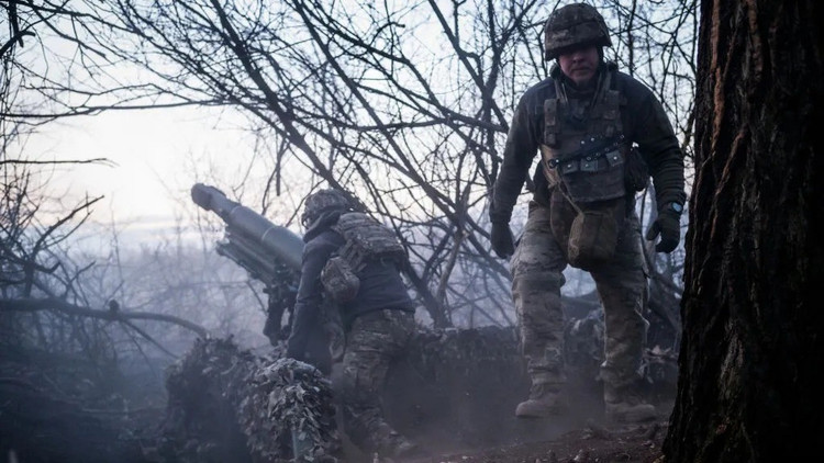 En particulier, le relief de Zarichne est entouré de forêts et de collines, ce qui permet aux FAU d'organiser des fortifications de camouflage tout en empêchant les attaques de la RFAF venant de l'est. L'Ukraine a également établi des positions défensives le long de la rivière Zherebets, qui agit comme une barrière naturelle contre les attaques russes. 6-8706.jpg