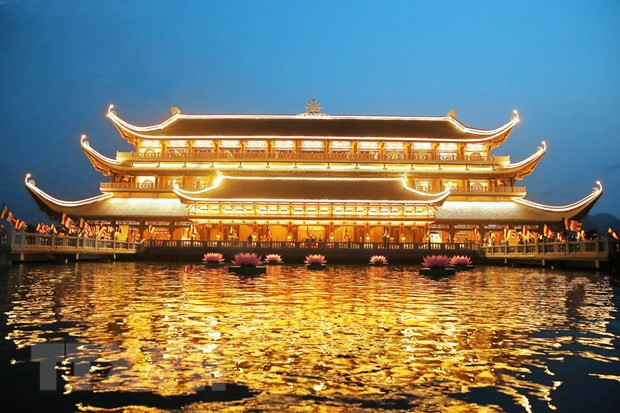 Quần thể du lịch chùa Tam Chúc Hà Nam có phong cảnh rất đẹp - Ảnh:TTXVN