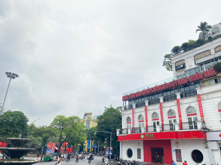 Khu vực quảng trường Đông Kinh Nghĩa Thục.