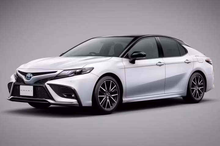 Camry là một trong những dòng sản phẩm lâu đời nhất của Toyota tại Nhật, cùng với những cái tên như Crown, Corolla, và Century.