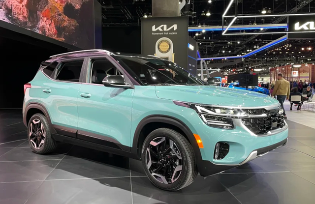 Kia Seltos 2024 trưng bày tại Mỹ - Ảnh: Autoblog.