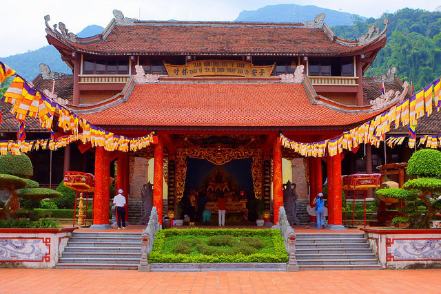 Nơi đây được Phật hoàng Trần Nhân Tông chọn làm nơi tu hành sau khi truyền ngôi và thành lập ra phái Thiền viện Trúc Lâm Yên Tử (một dòng Phật giáo đặc trưng ở Việt Nam) - Ảnh:internet.