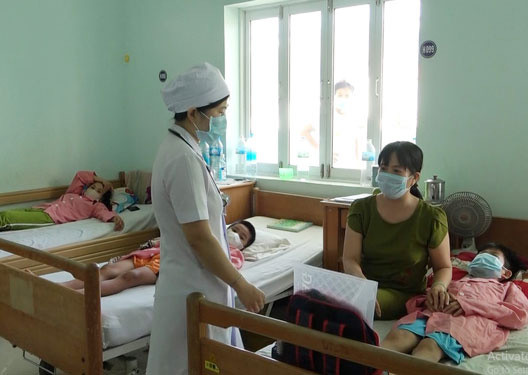 Bệnh nhân điều trị bệnh sốt xuất huyết tại cơ sở y tế Khánh Hòa. Ảnh minh họa - Ảnh: NLD.