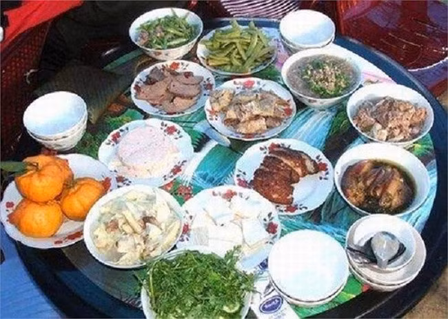 Mâm cỗ tất niên.