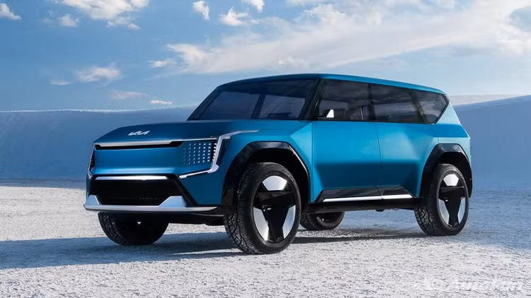 Được giới thiệu tại Triển lãm Los Angeles Auto Show 2021, Kia EV9 được dự kiến bán ra trong năm 2023. Điểm nổi bật trên mẫu xe này nằm ở thiết kế hiện đại, pin mặt trời tích hợp trên nắp capo và nội thất làm bằng vật liệu thân thiện môi trường. Ảnh: Wired
