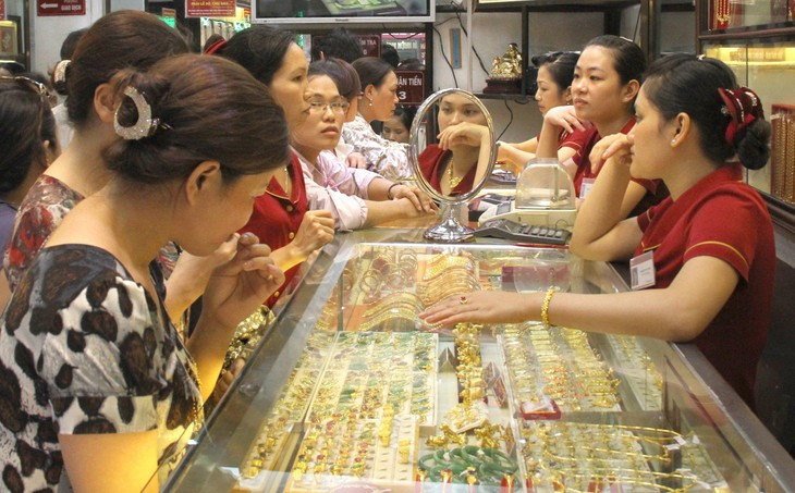 Giá vàng trong nước rạng sáng hôm nay đứng yên. - Ảnh minh họa.