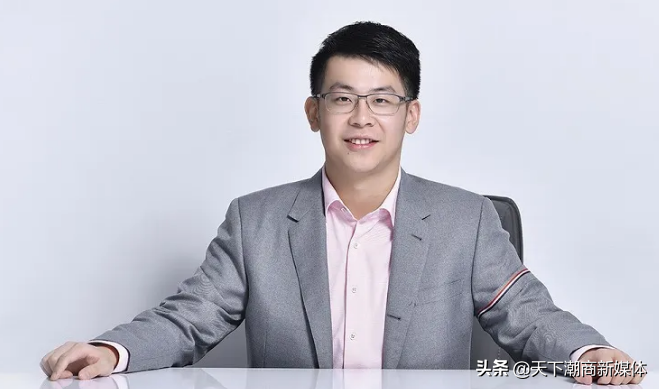 Wang Zelong 26 tuổi, quốc tịch Trung Quốc, giá trị ròng: 1,4 tỷ USD. Tài sản của Vương Trạch Long đến từ cổ phần trong CNNC Hua Yuan Titanium Dioxide - công ty sản xuất một loại hóa chất được sử dụng để tạo ra sắc tố trắng cho sơn và giấy. Ảnh: internet.