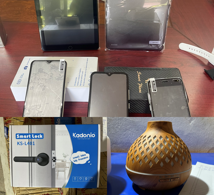 Gần 20.000 đơn vị sản phẩm khác là hàng hóa về mỹ phẩm, quần áo, đồ điện gia dụng đều có dấu hiệu vi phạm. Gần 20.000 đơn vị sản phẩm khác là hàng hóa về mỹ phẩm, quần áo, đồ điện gia dụng đều có dấu hiệu vi phạm.