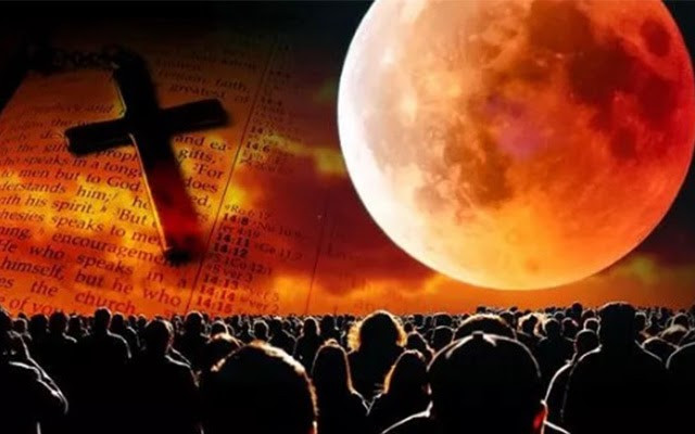 Trăng máu được nhiều tôn giáo xem như là một điềm báo. Trăng máu được nhiều tôn giáo xem như là một điềm báo.