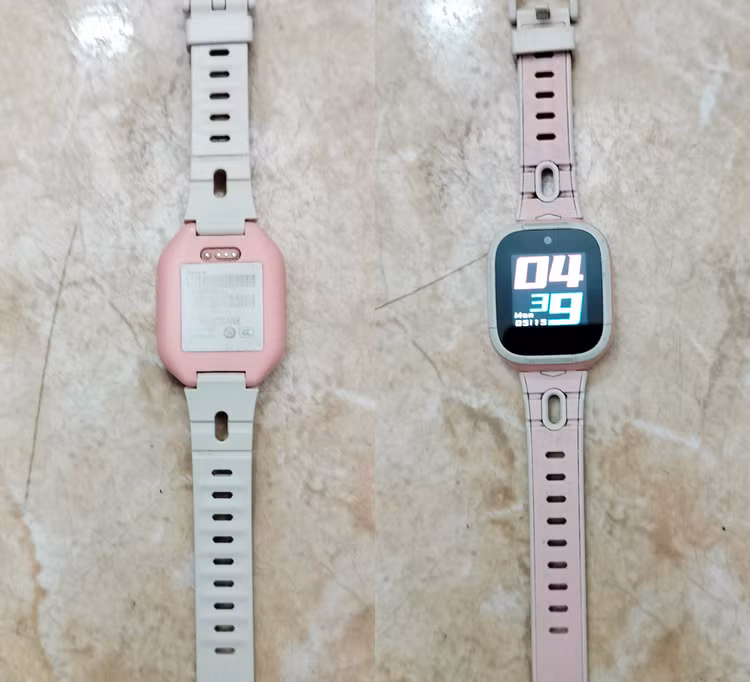 Mẫu đồng hồ đeo tay thông minh S6 4G chính hãng.