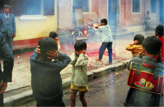 Tiếng pháo báo hiệu xuân đã tới, một năm mới đã sang.