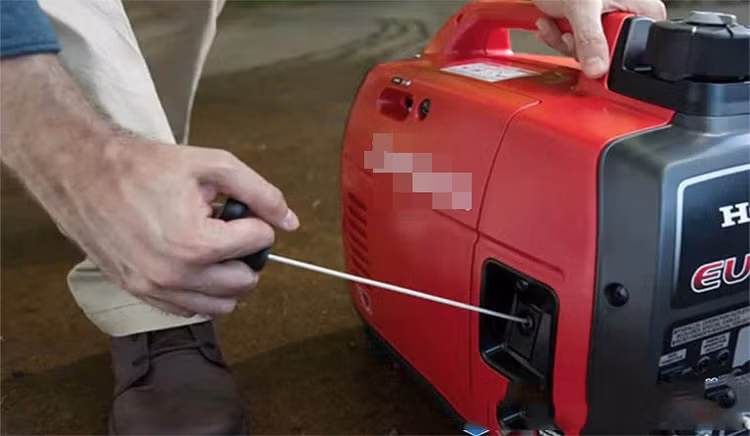 Cần chú ý đến những biện pháp bảo đảm an toàn khi sử dụng máy phát điện nhỏ trong gia đình.