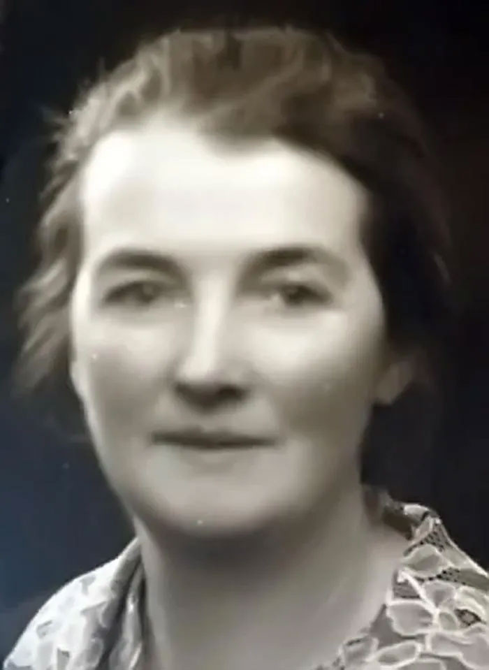 Điều đáng chú ý là mặc dù khi tỉnh lại, Karolina đã 46 tuổi, độ tuổi trung niên nhưng trông cô vẫn trẻ hơn rất nhiều khi so với độ tuổi của mình.