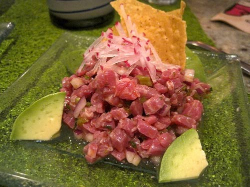 Carne Apache của người Mexico cũng được chế biến từ thịt bò tươi và họ sử dụng nước chanh để làm tái và chín thịt. Ảnh: internet.