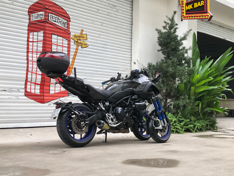 Xe có chiều dài 2.150 mm, rộng 885 mm, cao 1.250 mm, chiều cao yên 820 mm. Sử dụng cặp bánh trước 15 inch và bánh sau 17 inch - Ảnh: internet.