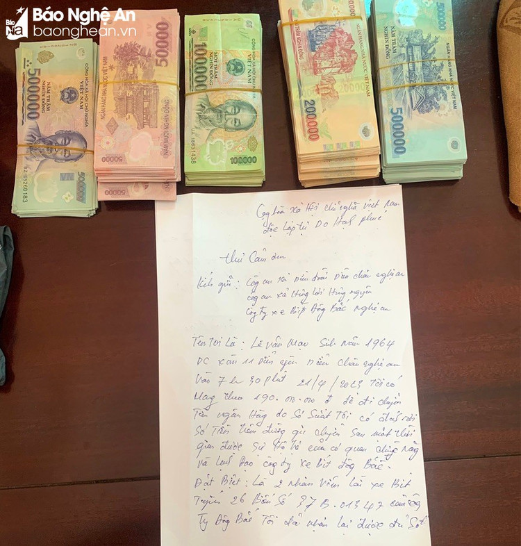 Thư cảm ơn của ông Lê Văn Mạo gửi lực lượng Công an xã Hưng Lợi và phụ xe, lái xe buýt Công ty cổ phần Thương mại và Xây dựng xe buýt Đông - Bắc Nghệ An. Ảnh: báo nghệ an.