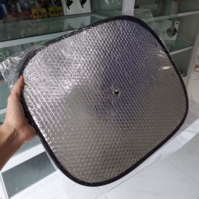 Tấm che nắng cho ô tô. Ảnh: internet.