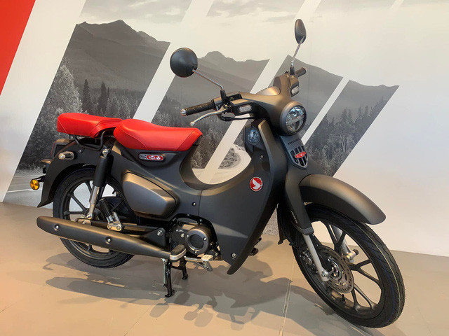 Honda Superb Cub C125 2022 bản đen nhám về đại lý phía Nam nhưng số lượng chỉ vài chiếc, thậm chí chỉ duy nhất 1 chiếc ở nhiều cửa hàng. Ảnh: internet.