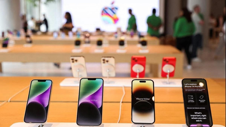 Một vài năm trở lại đây, người tiêu dùng không phải chờ quá lâu để sở hữu iPhone mới chính hãng.