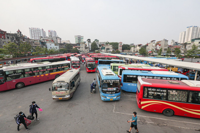 Cục Đường bộ chỉ đạo lực lượng thanh tra Cục phối hợp với Sở Giao thông Vận tải Hà Nội, Thành phố Hồ Chí Minh và một số địa phương có nhiều “xe dù, bến cóc”, xe quá tải hoạt động để tăng cường công tác kiểm tra, xử lý vi phạm theo quy định. Ảnh minh họa. - Ảnh: internet.