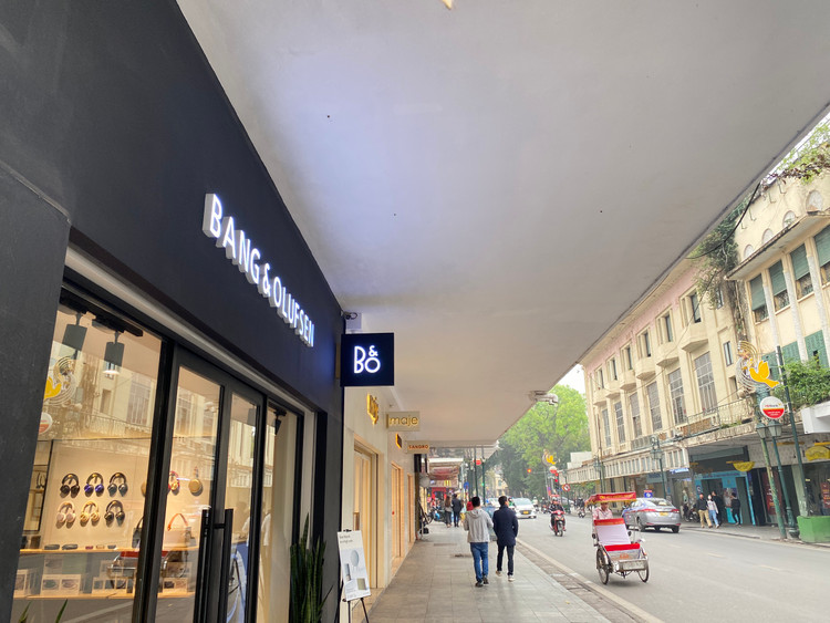 Con phố này giống như một con phố cổ ở Paris.