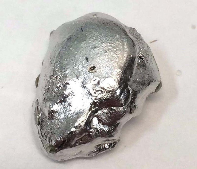 Rhodium được xem là kim loại quý giá và đắt tiền nhất thế giới - Ảnh: internet.