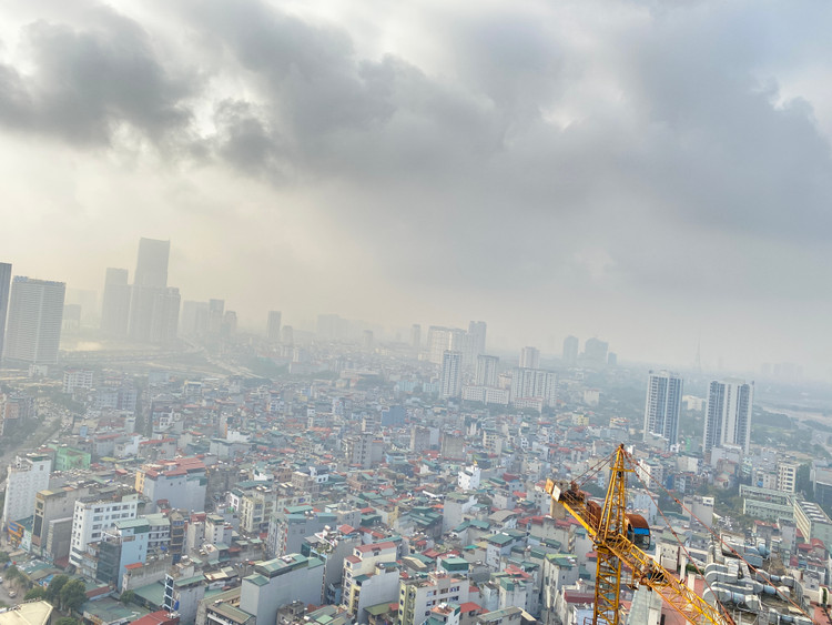 Thời tiết Hà Nội trời bắt đầu hửng nắng.