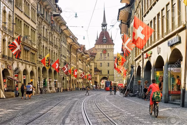 Thủ đô của Thụy Sĩ là nơi lý tưởng để bạn khám phá bằng xe đạp, với những lựa chọn chuyến đi đa dạng. Tuyến đường Thành Phố Bern đưa du khách khám phá nội đô.