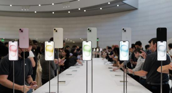 Bộ đôi iPhone 15 và 15 Plus.