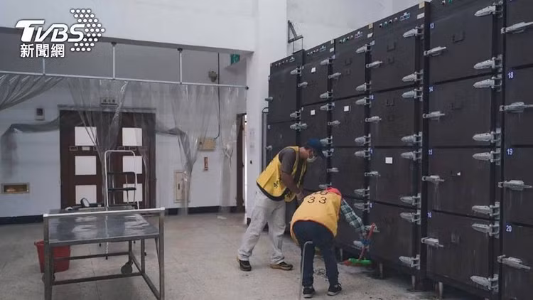 Hình phạt “độc nhất vô nhị” đối với những tài xế say xỉn (Ảnh: TVBS). Hình phạt “độc nhất vô nhị” đối với những tài xế say xỉn (Ảnh: TVBS).