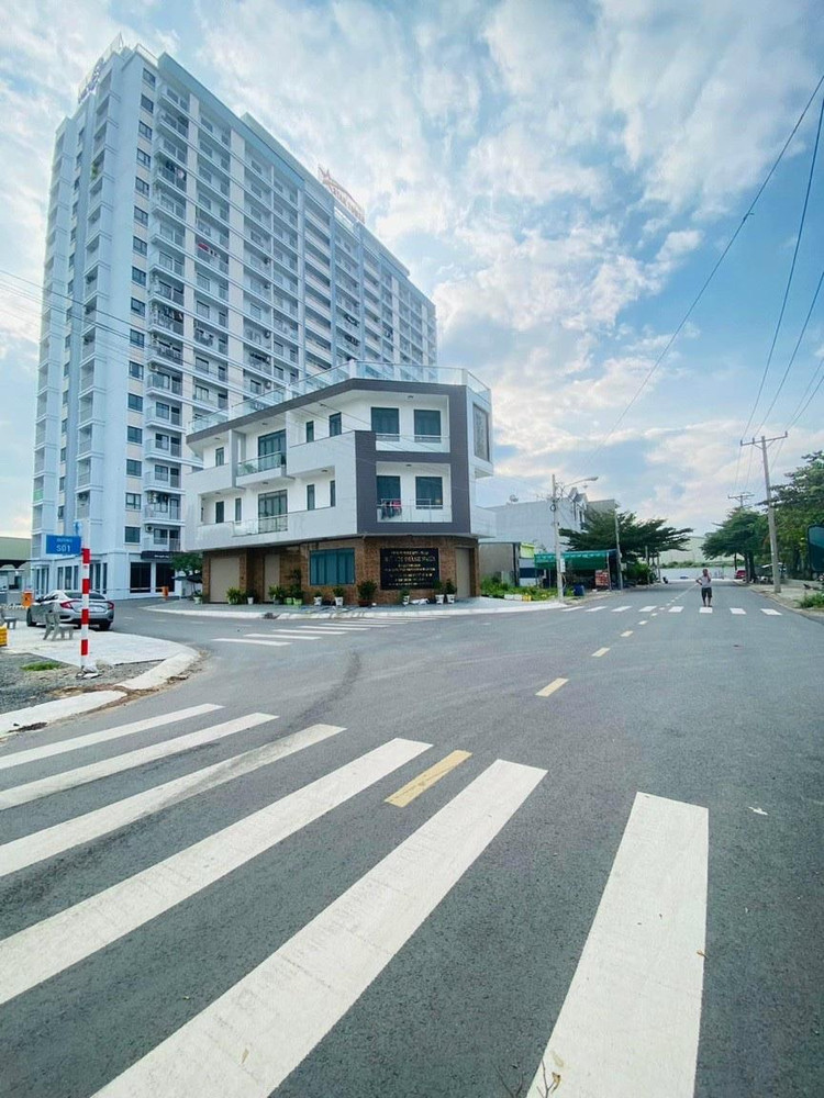 Việc siết tín dụng vào BĐS đã gây tâm lý xáo trộn trên toàn thị trường