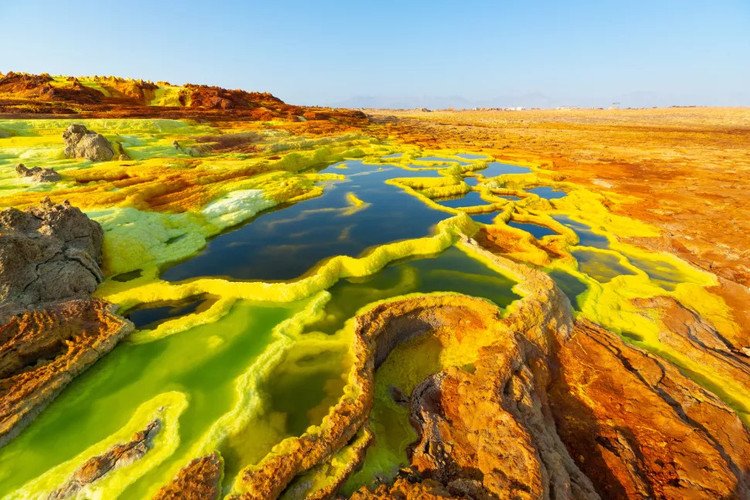 Dallol là một ngọn núi lửa có hình nón vô cùng đẹp mắt - Ảnh: Shutterstock