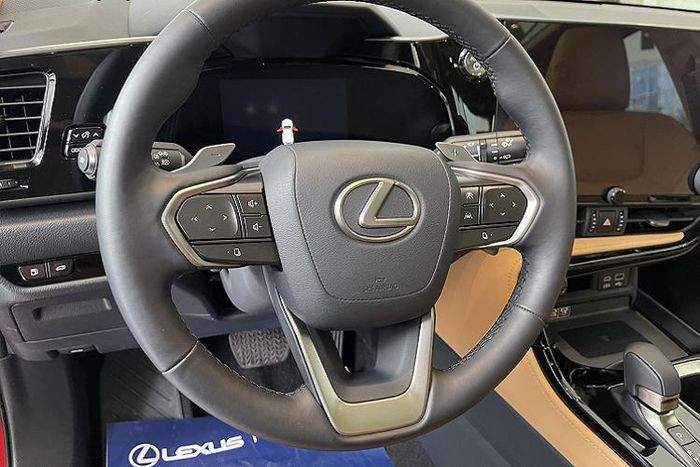 Cận cảnh Lexus NX 350h 2022 giá 3,3 tỷ đồng tại Việt Nam ảnh 7