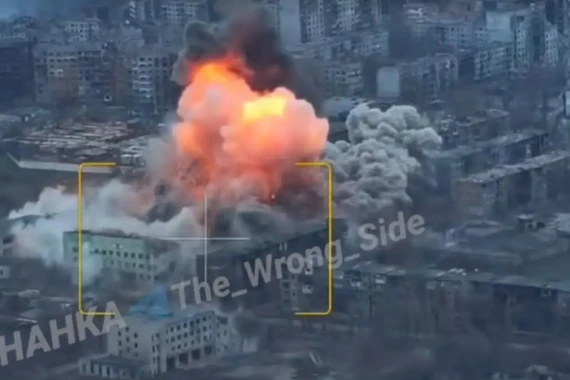 Quân Ukraine ở Pokrovsk quyết không đầu hàng, Nga sử dụng siêu bom tấn