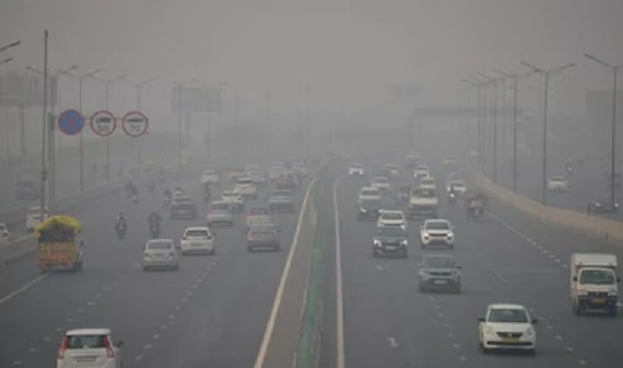 Ông Trần Quốc Hoan, Giám đốc Chi nhánh 29-03V cho biết, quy trình mới được áp dụng theo lộ trình tại Quyết định 43/2025 của Thủ tướng Chính phủ, với yêu cầu chặt chẽ hơn và phân loại khí thải từ mức 1 đến mức 5 (trước đây chỉ có mức 1 và 2).