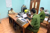 Công an Tuyên Quang làm việc với người đăng tin sai vụ thi tốt nghiệp THPT