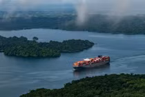 Kênh đào Panama: Tàu chở dầu trả 4 triệu USD đấu giá vượt hàng