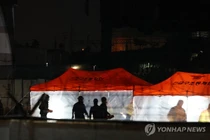 Hiện trường sập tháp lò hơi ở Hàn Quốc, nhiều công nhân mắc kẹt