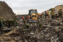 Hiện trường máy bay rơi xuống khu dân cư Kenya, nhiều người thiệt mạng