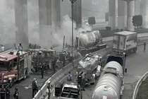 Nổ xe bồn ở Mexico, thương vong tiếp tục tăng